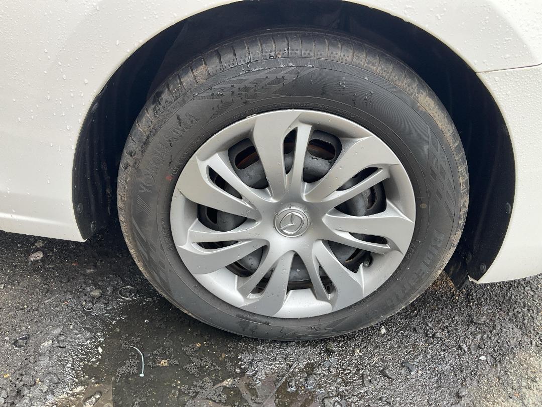 Photo '12' of Mazda Mazda2