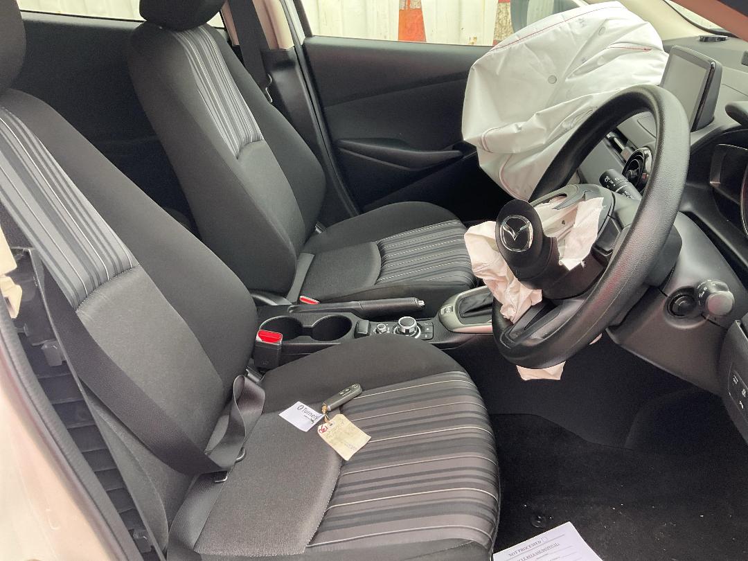 Photo '16' of Mazda Mazda2