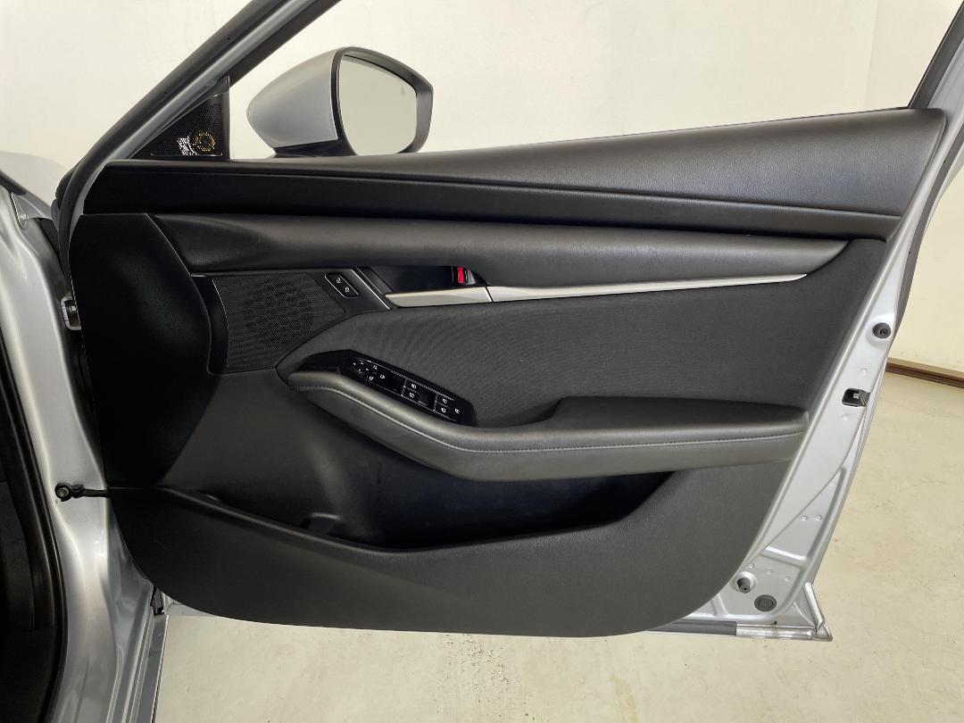 Photo '15' of Mazda Mazda3 Photo '15' of Mazda Mazda3