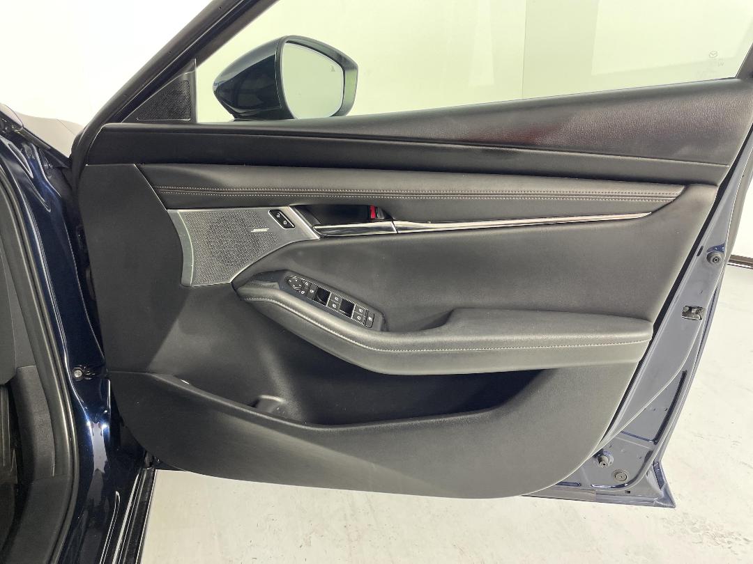 Photo '15' of Mazda Mazda3 Photo '15' of Mazda Mazda3