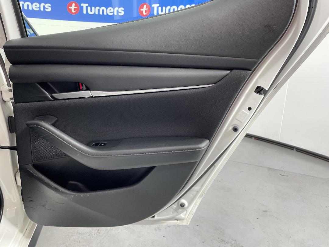 Photo '19' of Mazda Mazda3