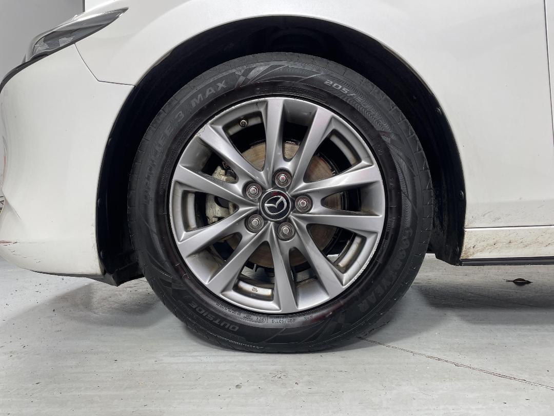 Photo '10' of Mazda Mazda3