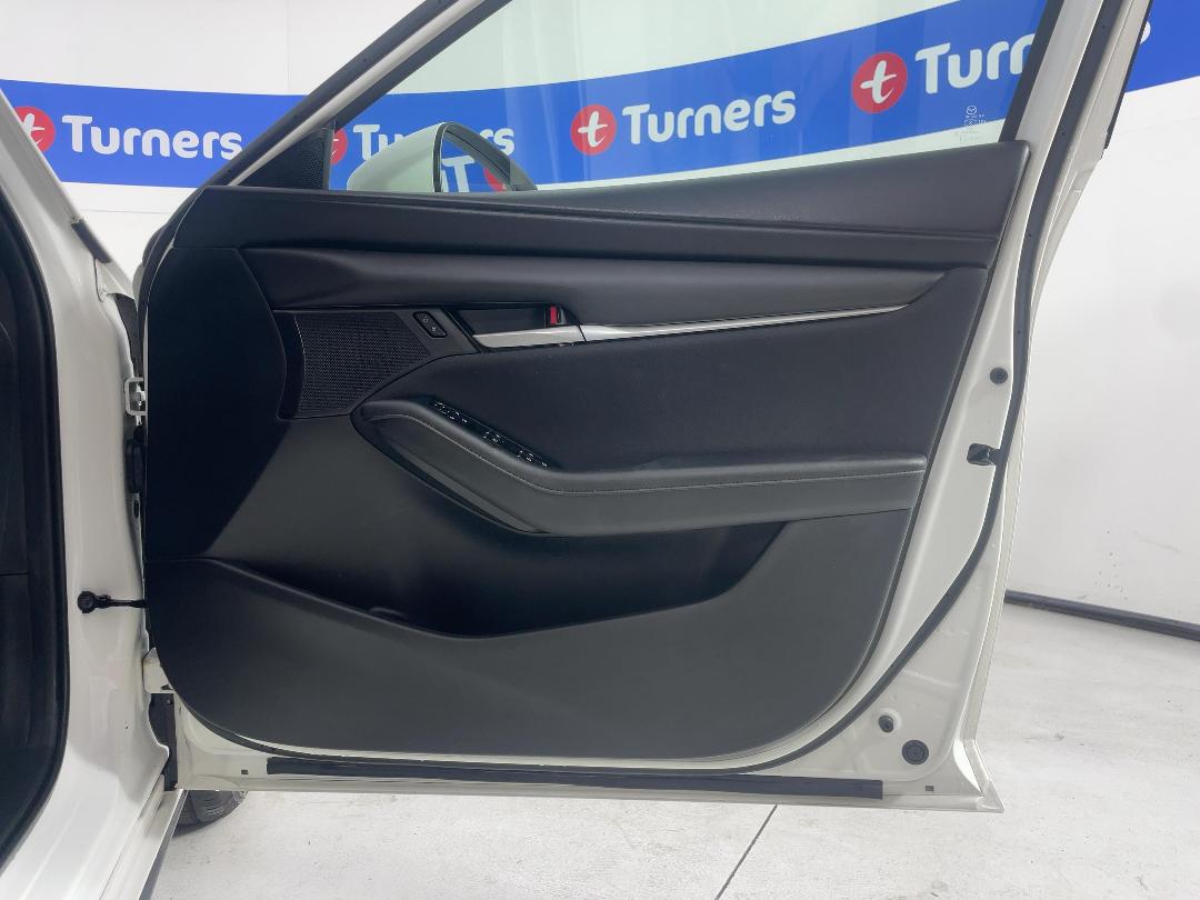 Photo '15' of Mazda Mazda3