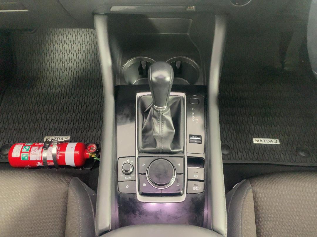 Photo '18' of Mazda Mazda3