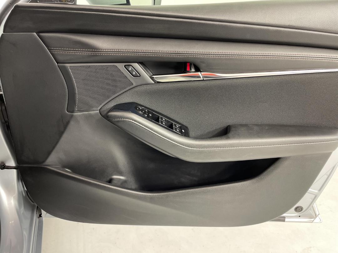 Photo '15' of Mazda Mazda3 Photo '15' of Mazda Mazda3