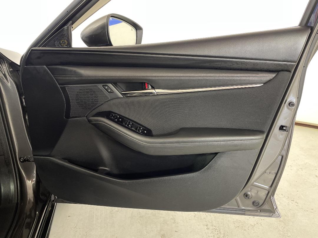 Photo '15' of Mazda Mazda3