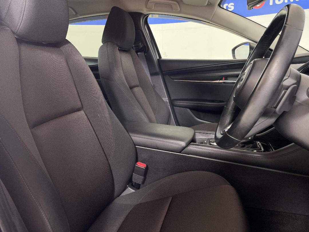 Photo '16' of Mazda Mazda3