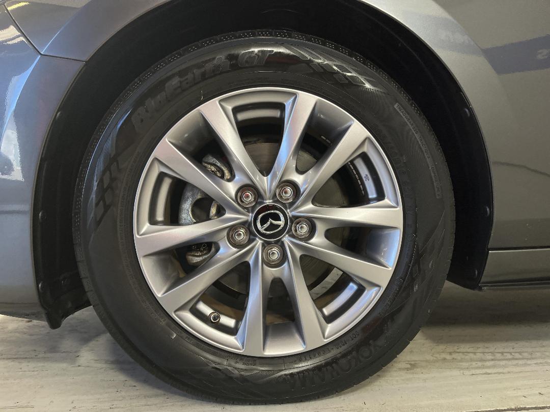 Photo '10' of Mazda Mazda3