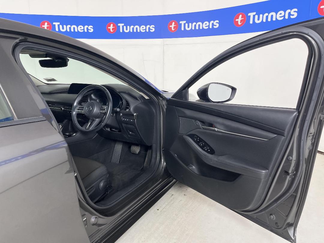 Photo '15' of Mazda Mazda3