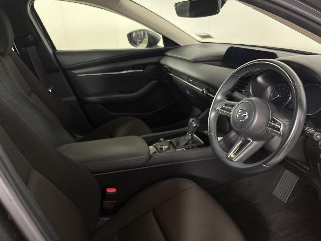 Photo '16' of Mazda Mazda3