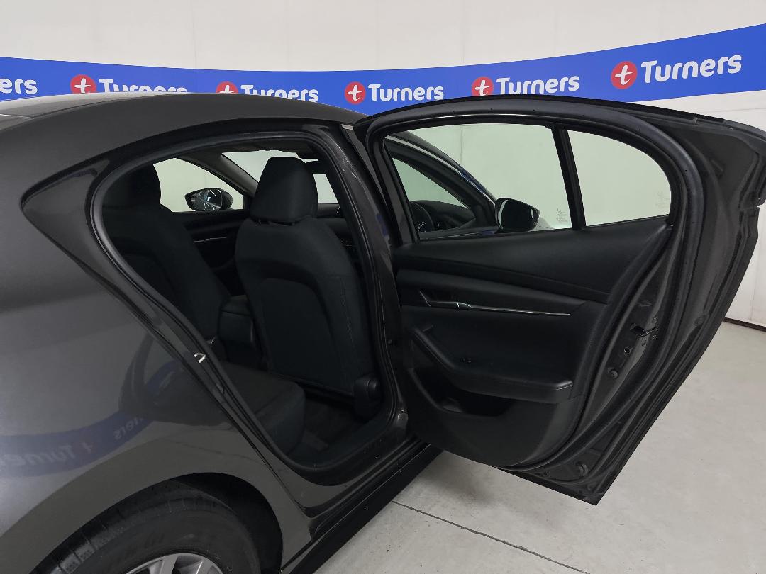 Photo '19' of Mazda Mazda3