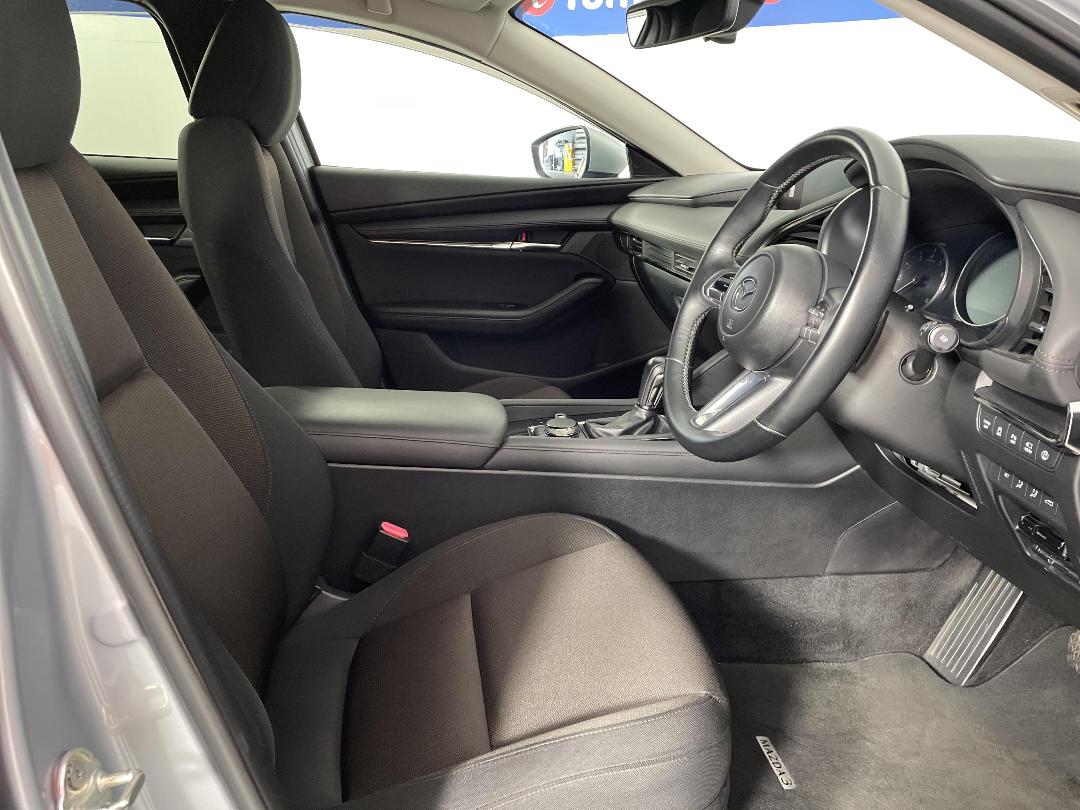 Photo '16' of Mazda Mazda3