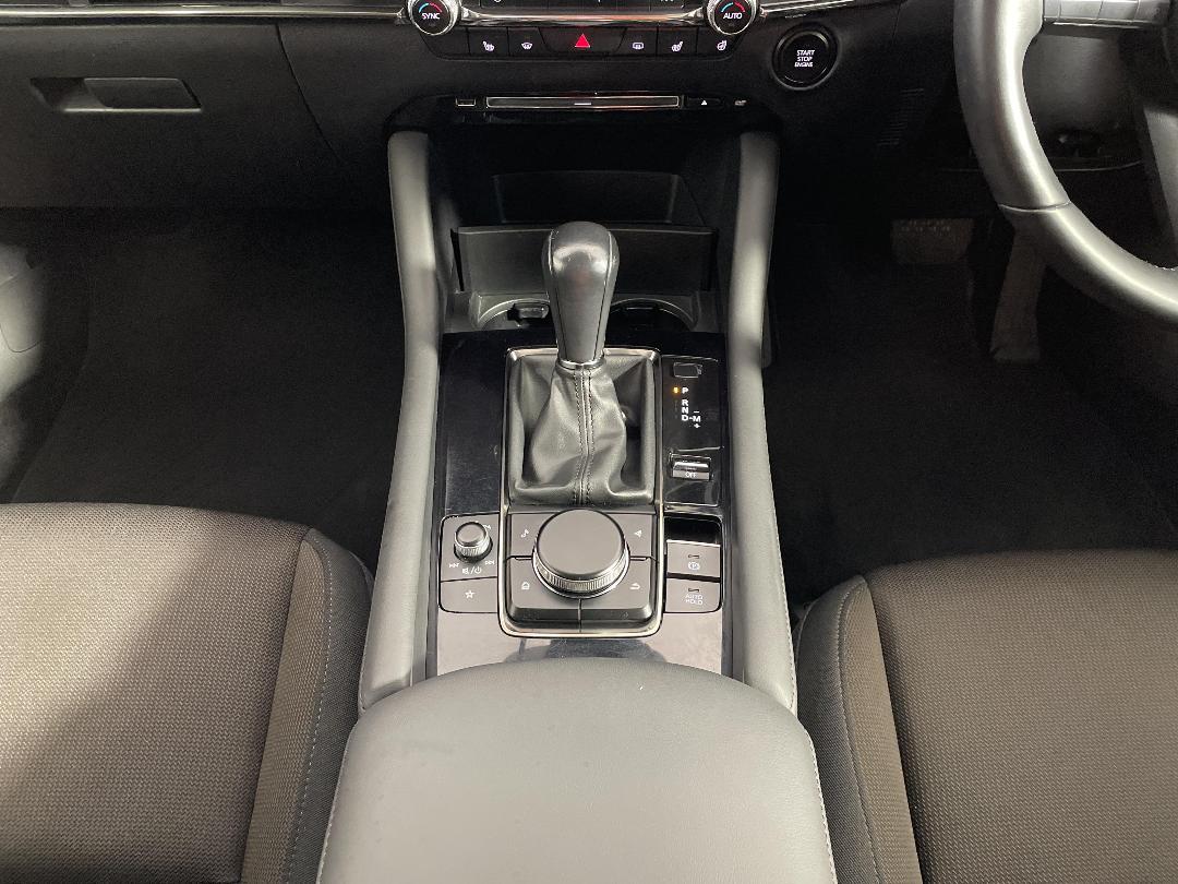 Photo '18' of Mazda Mazda3