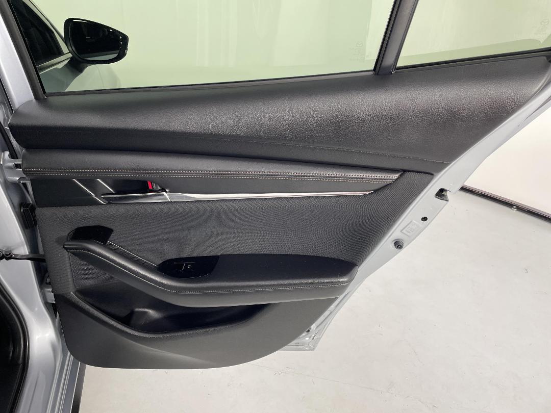 Photo '19' of Mazda Mazda3