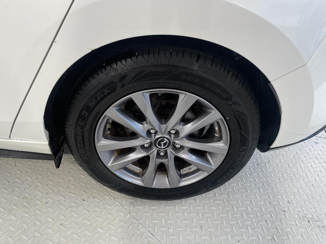 Photo '11' of Mazda Mazda3