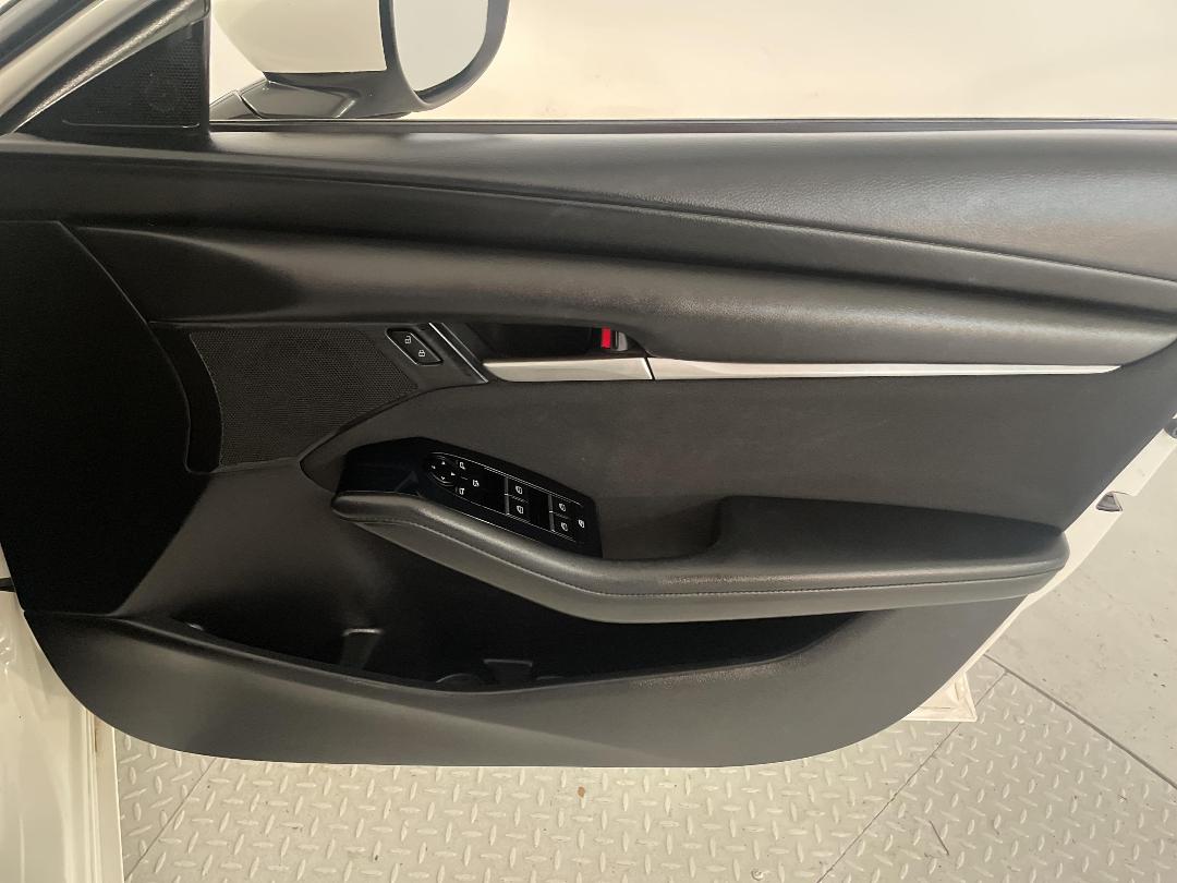 Photo '15' of Mazda Mazda3