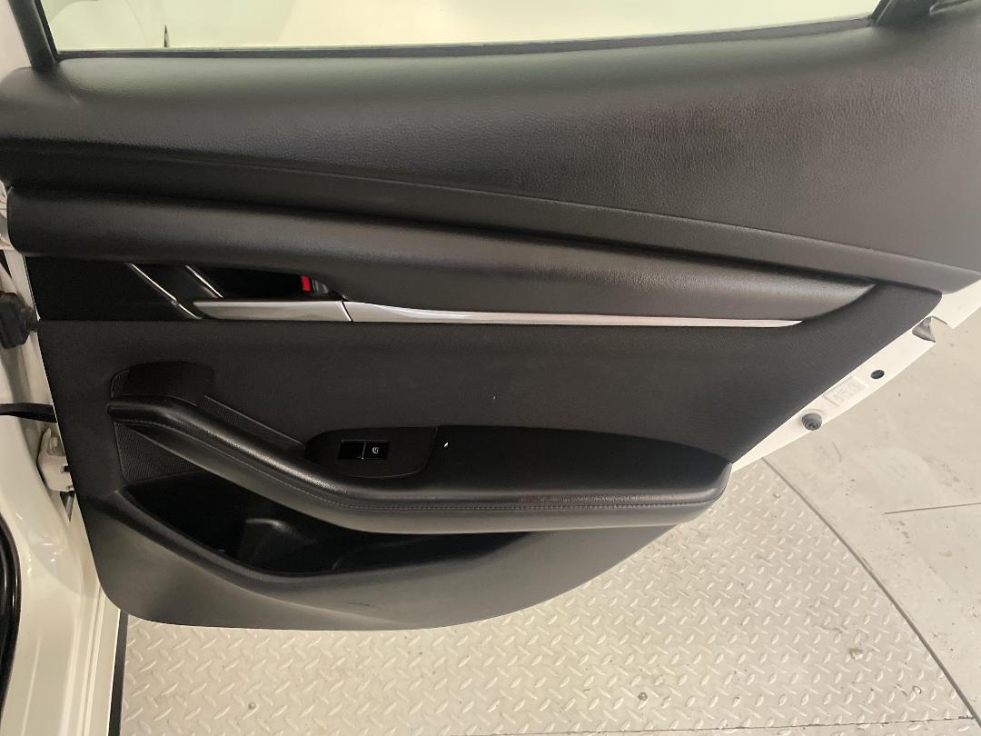 Photo '19' of Mazda Mazda3