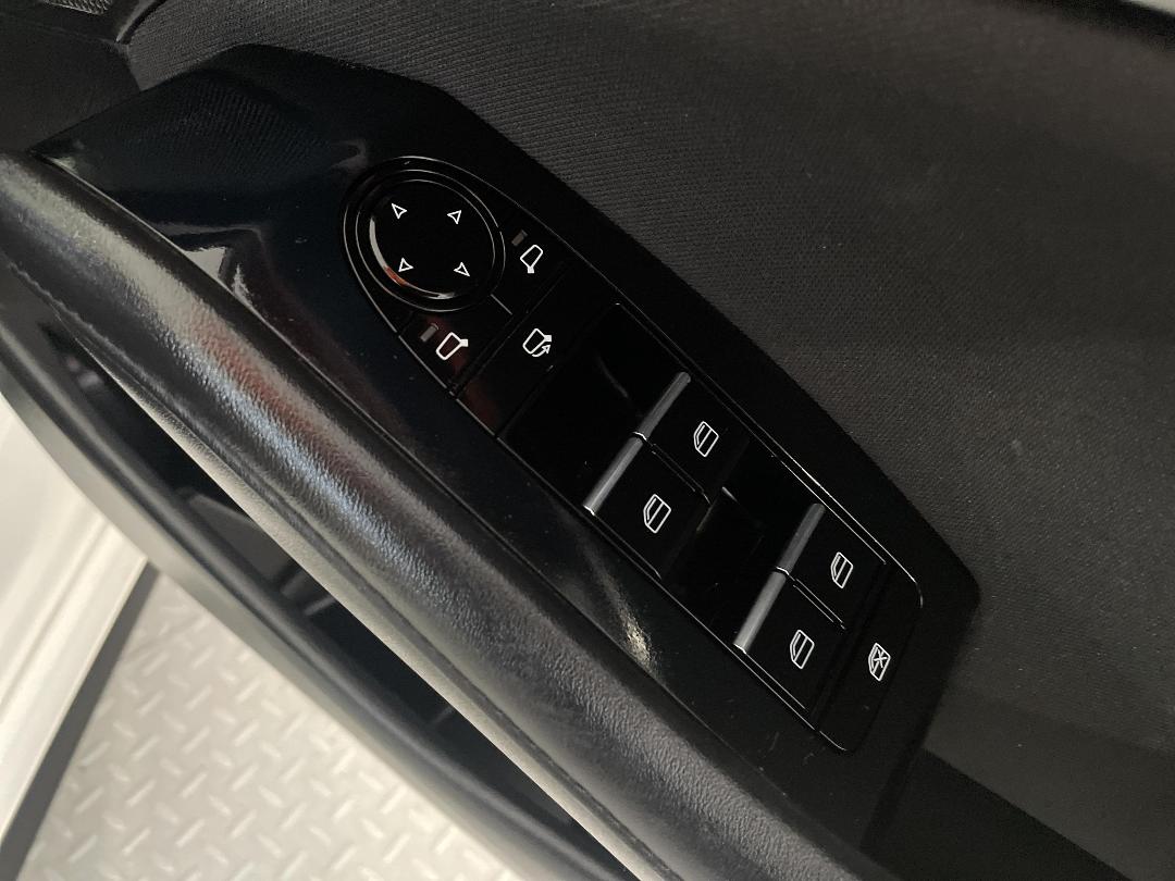 Photo '24' of Mazda Mazda3