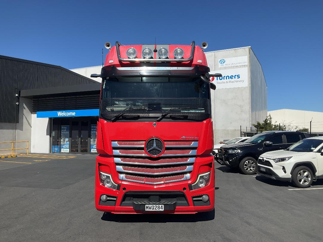 Photo '9' of Mercedes-Benz ACTROS 2663 LS 6 X 4 Tractor Unit