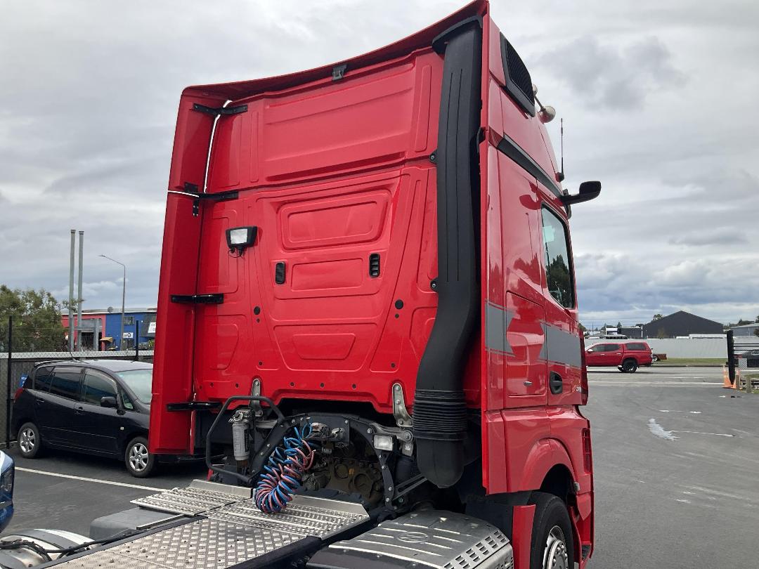 Photo '7' of Mercedes-Benz ACTROS 2663 LS 6 X 4 Tractor Unit