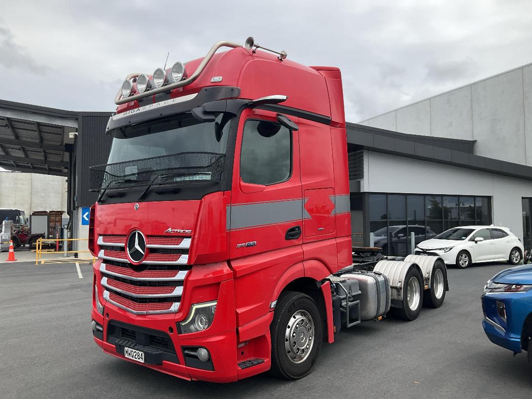 Photo '5' of Mercedes-Benz ACTROS 2663 LS 6 X 4 Tractor Unit