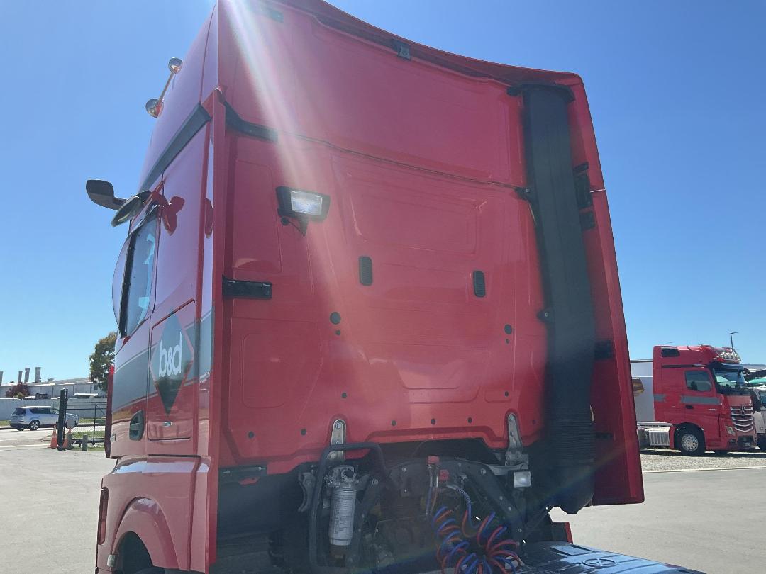 Photo '9' of Mercedes-Benz ACTROS5 2663 LS 6 X 4 Tractor Unit