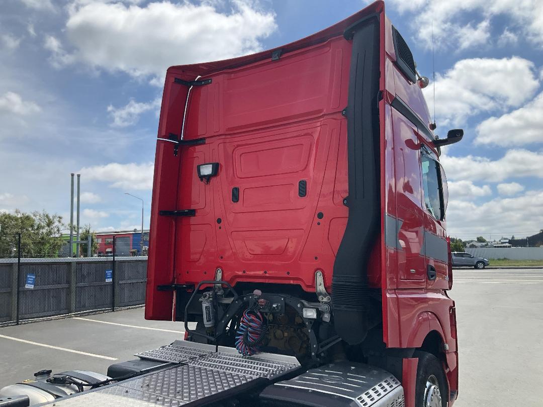 Photo '9' of Mercedes-Benz ACTROS5 2663 LS 6 X 4 Tractor Unit