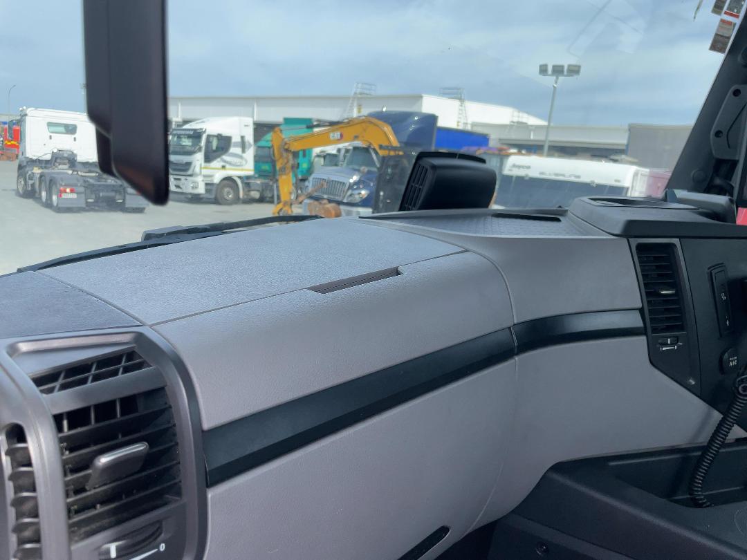 Photo '24' of Mercedes-Benz ACTROSD 5 1832 LS 4X2 Tractor Unit