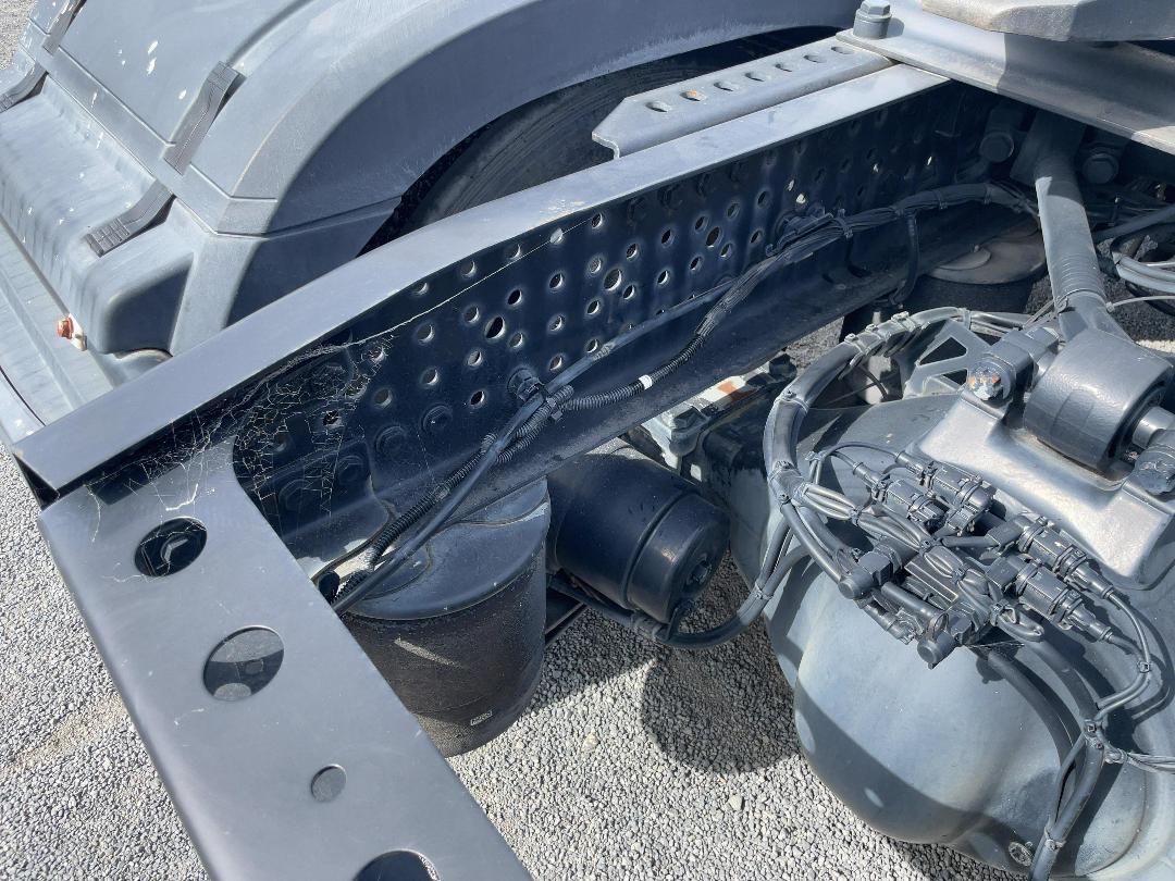 Photo '32' of Mercedes-Benz ACTROSD 5 1832 LS 4X2 Tractor Unit