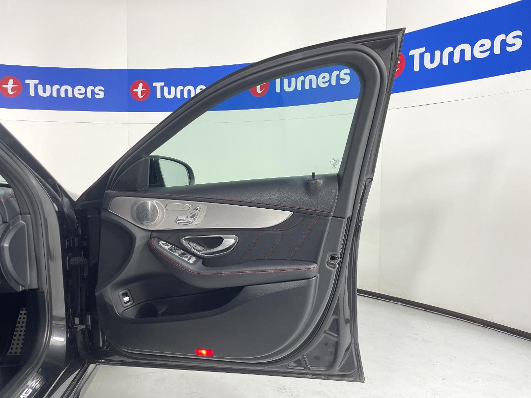 Photo '15' of Mercedes-Benz C-Class Photo '15' of Mercedes-Benz C-Class