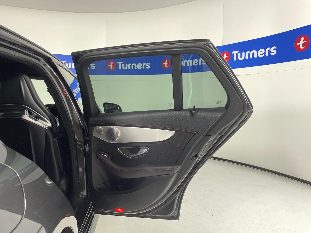 Photo '19' of Mercedes-Benz C-Class Photo '19' of Mercedes-Benz C-Class