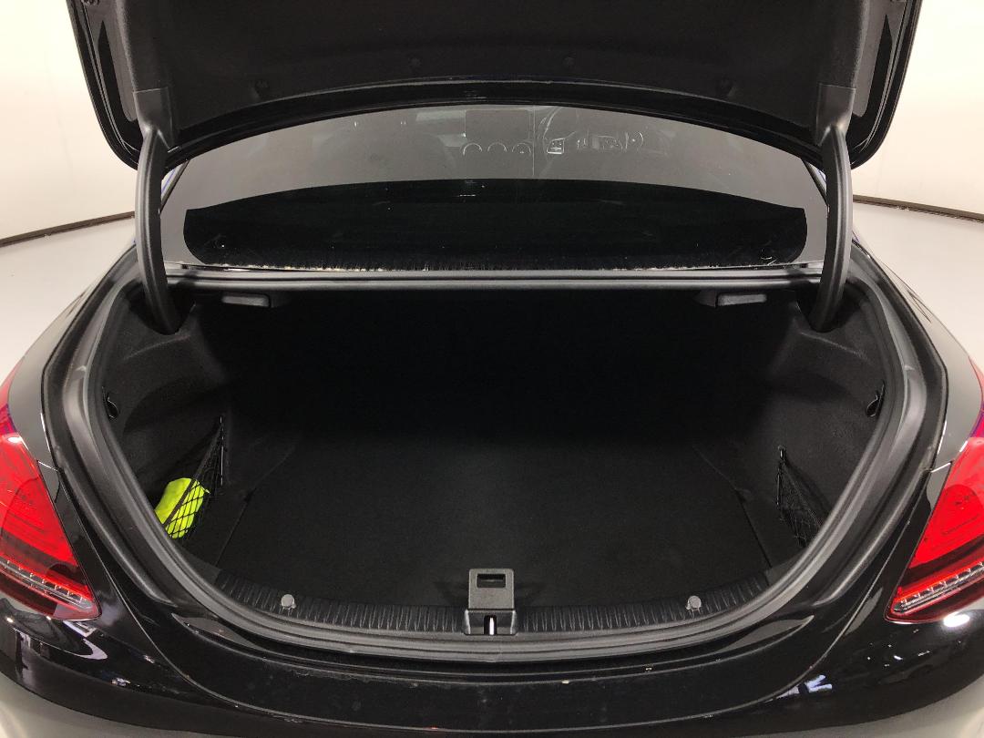 Photo '14' of Mercedes-Benz C-Class