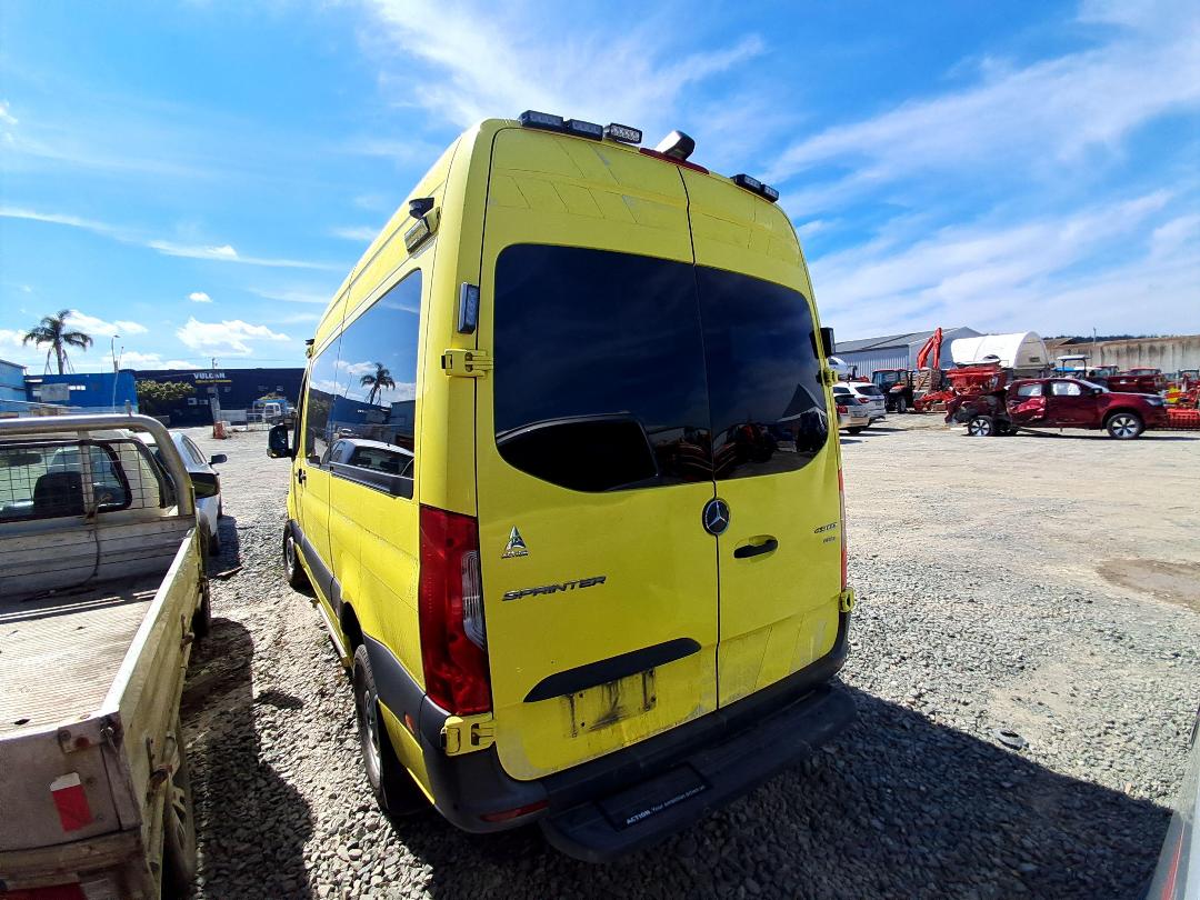Photo '5' of Mercedes-Benz Sprinter 419 MWB ST JOHN VAN Ambulance