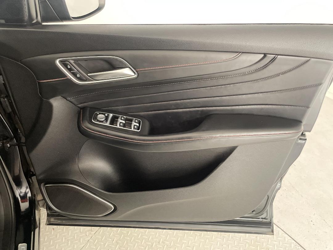 Photo '15' of MG HS Photo '15' of MG HS