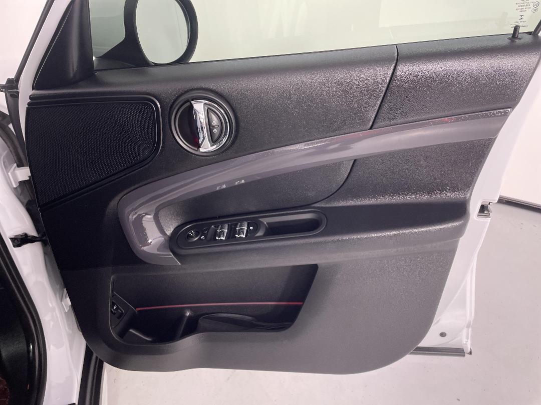 Photo '15' of Mini Countryman Photo '15' of Mini Countryman