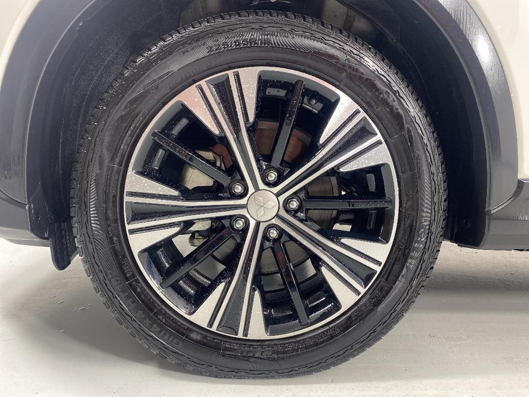 Photo '10' of Mitsubishi Eclipse Cross Photo '10' of Mitsubishi Eclipse Cross