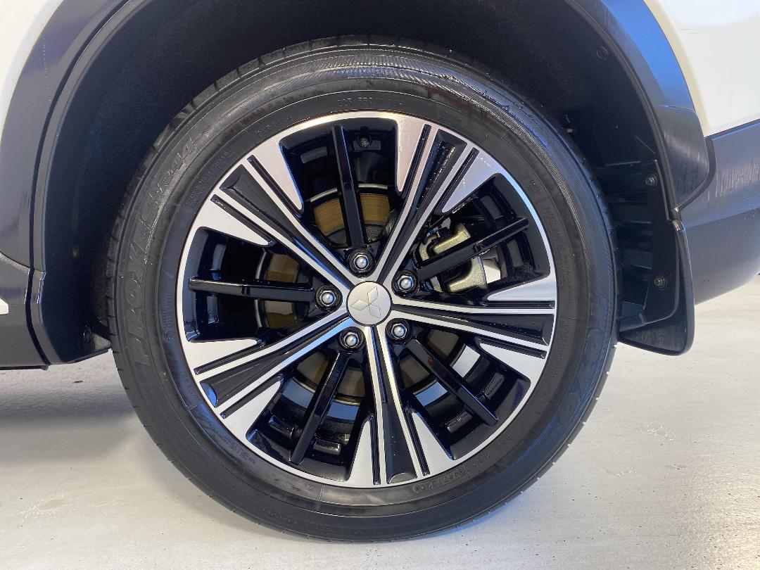 Photo '11' of Mitsubishi Eclipse Cross Photo '11' of Mitsubishi Eclipse Cross