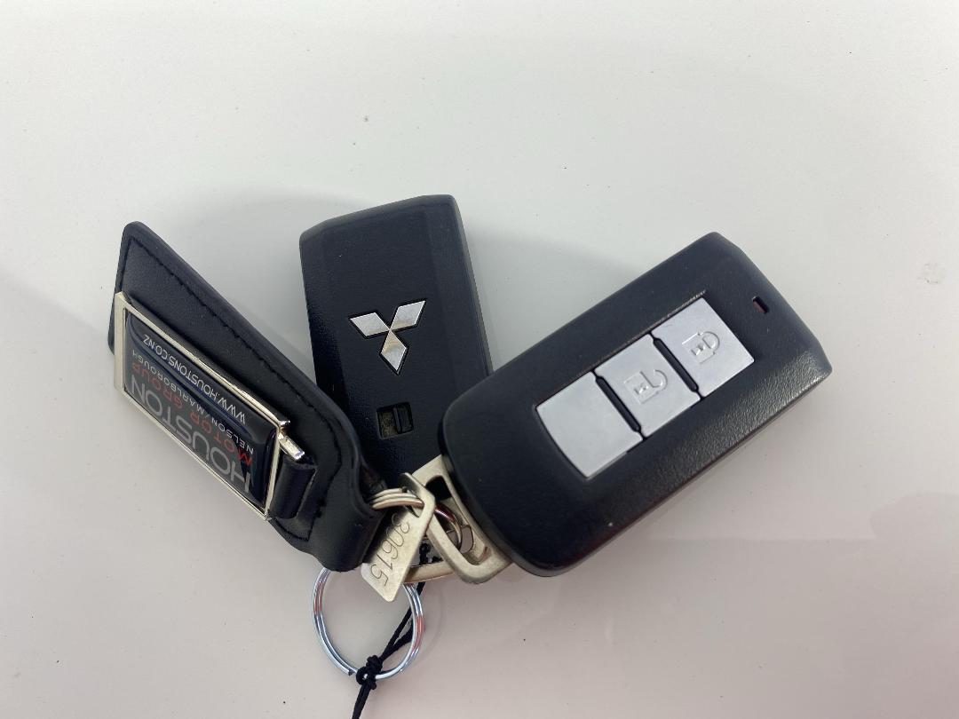 Photo '22' of Mitsubishi Eclipse Cross Photo '22' of Mitsubishi Eclipse Cross