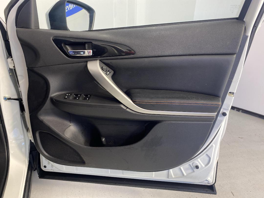 Photo '15' of Mitsubishi Eclipse Cross Photo '15' of Mitsubishi Eclipse Cross