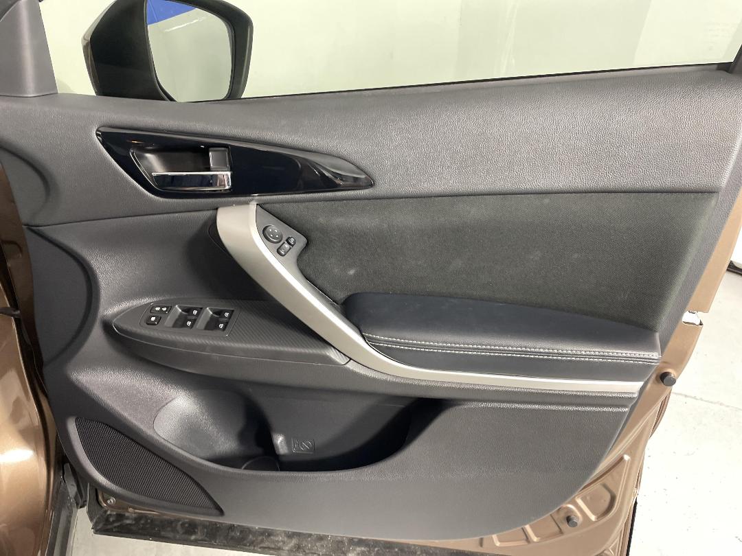 Photo '15' of Mitsubishi Eclipse Cross Photo '15' of Mitsubishi Eclipse Cross