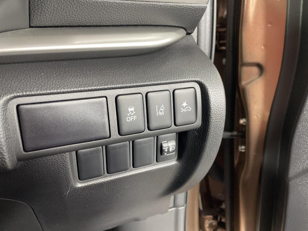 Photo '30' of Mitsubishi Eclipse Cross Photo '30' of Mitsubishi Eclipse Cross