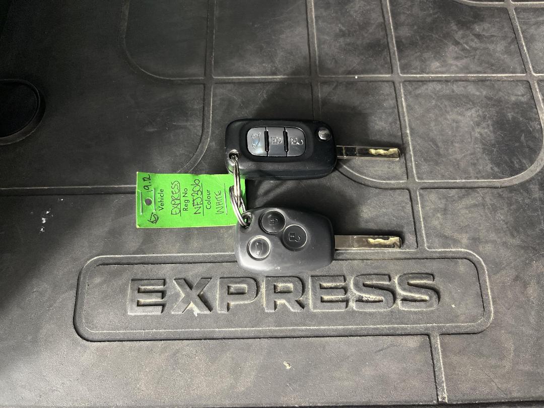 Photo '19' of Mitsubishi Express