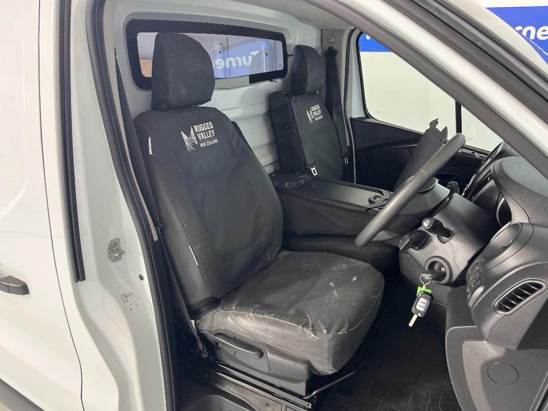 Photo '21' of Mitsubishi Express