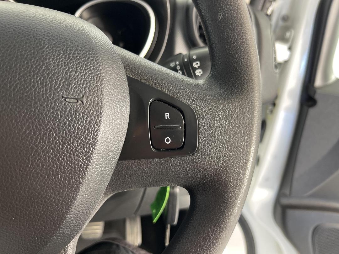 Photo '23' of Mitsubishi Express