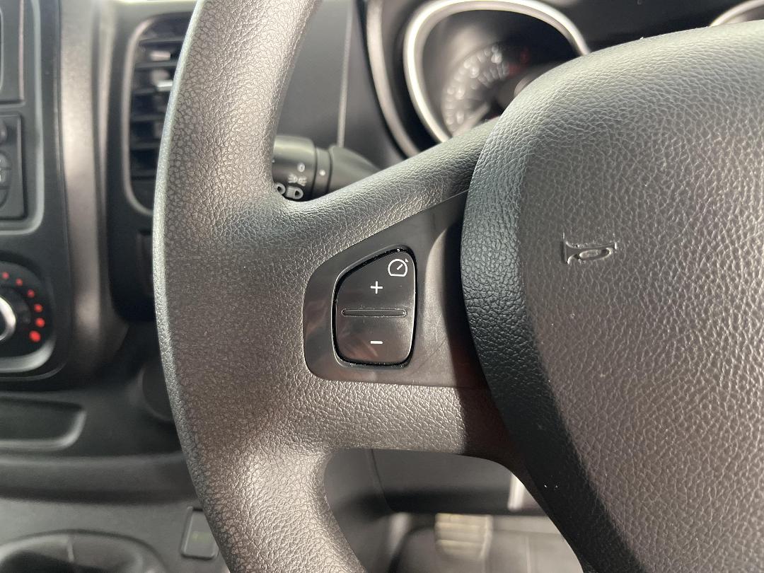 Photo '24' of Mitsubishi Express