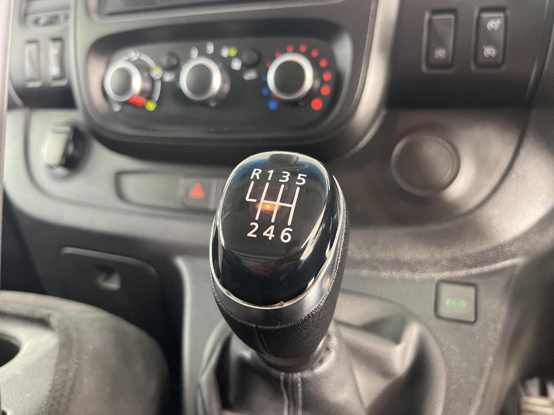 Photo '27' of Mitsubishi Express