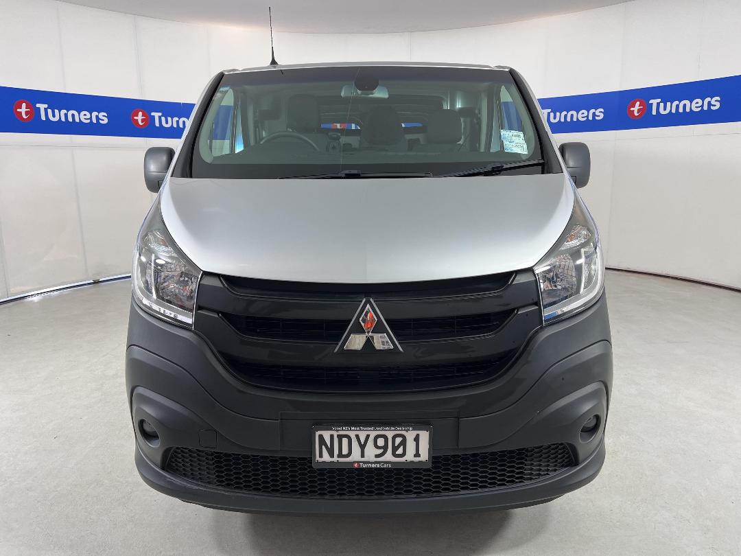 Photo '2' of Mitsubishi Express