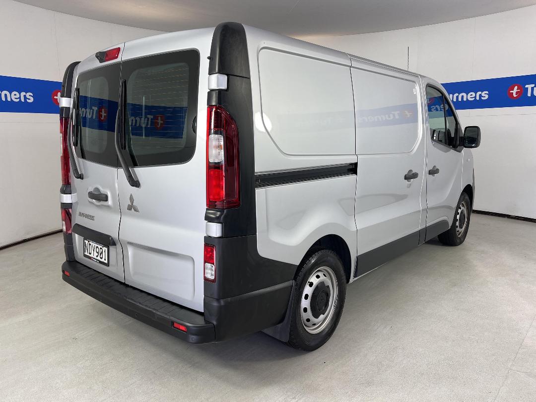 Photo '7' of Mitsubishi Express