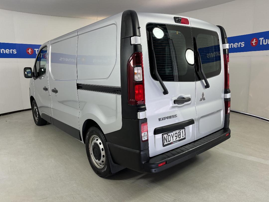 Photo '5' of Mitsubishi Express