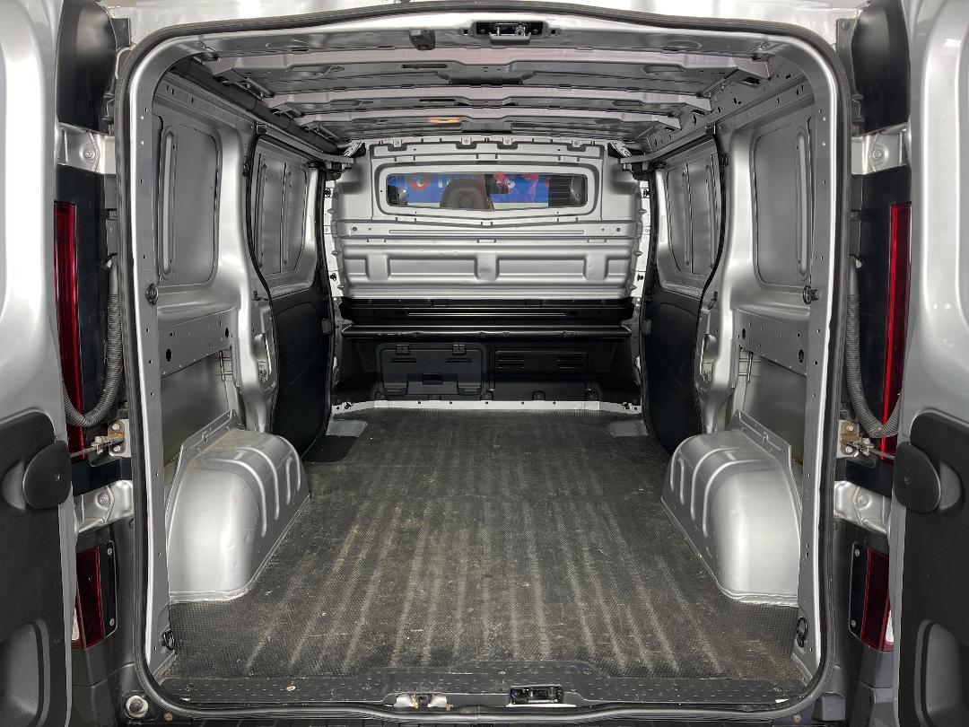 Photo '14' of Mitsubishi Express